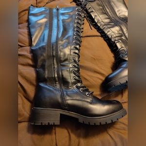 Torrid Knee High Lace Up Boots 10.5